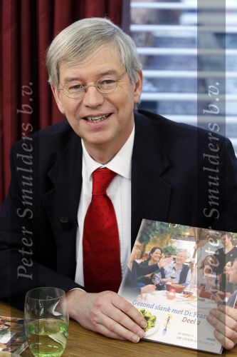 Eemnes 26 januari 2011
Dr Frank met zijn nieuwe boek bij koffietijd
Peter Smulders bv