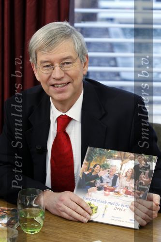 Eemnes 26 januari 2011
Dr Frank met zijn nieuwe boek bij koffietijd
Peter Smulders bv