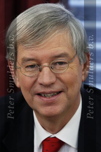 Eemnes 26 januari 2011
Dr Frank met zijn nieuwe boek bij koffietijd
Peter Smulders bv