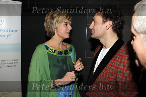 Blijdorp Rotterdam 2 februari 2011
Presentatie van het nieuwe boek van Prinses laurentien en Sieb Posthuma in dierentuin Blijdorp. Prins Constantijn en hun kinderen Eloise Claus Cazimir en Leonore. Laurentien en Gerard Alderliefste
Peter Smulders bv