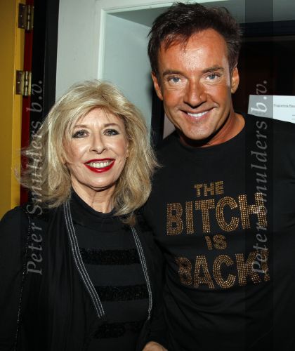 Uitgeest 17 januari 2011
Nieuwjaarsreceptie Henk Geels in Bobs saloon. Gerard Joling met Bonnie st Claire
Peter Smulders bv