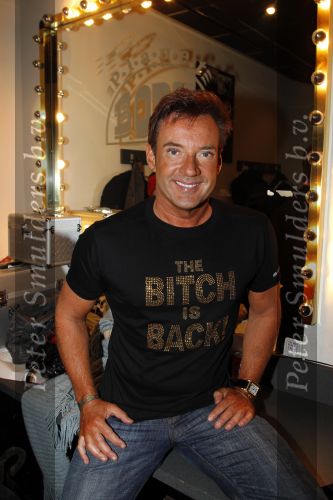 Uitgeest 17 januari 2011
Nieuwjaarsreceptie Henk Geels in Bobs saloon. Gerard Joling
Peter Smulders bv