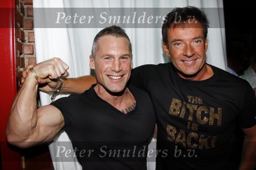 Uitgeest 17 januari 2011
Nieuwjaarsreceptie Henk Geels in Bobs saloon. Gerard Joling met personal trainer
Peter Smulders bv