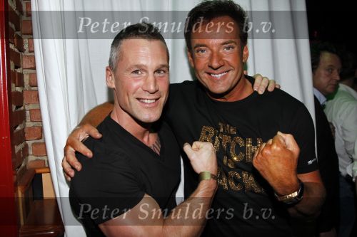 Uitgeest 17 januari 2011
Nieuwjaarsreceptie Henk Geels in Bobs saloon. Gerard Joling met personal trainer
Peter Smulders bv