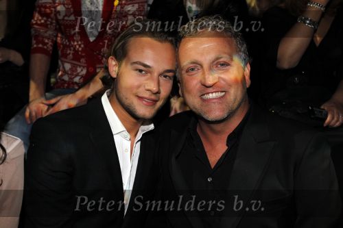 Amsterdam 28 januari 2011
Modeshow Addy v d Krommenacker op de amsterdam fashion week. gordon met vriend
Peter Smulders bv