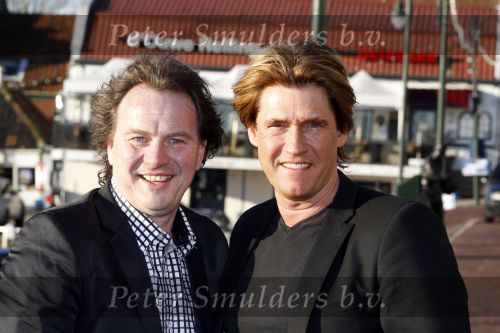 Volendam 28 januari 2011
Presentatie cd Helemaal Hollands in Old Dutch . Carlo en Leo zijn de zangers. Nick en Simon reikten de eerste cd uit.
Peter Smulders bv