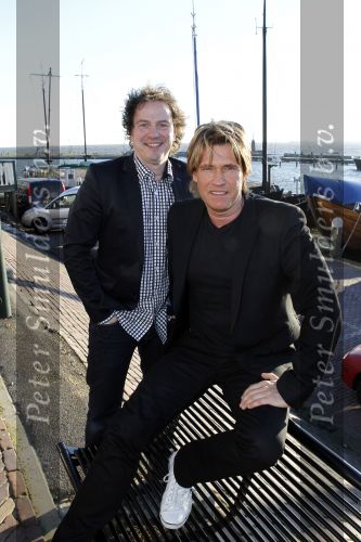 Volendam 28 januari 2011
Presentatie cd Helemaal Hollands in Old Dutch . Carlo en Leo zijn de zangers. Nick en Simon reikten de eerste cd uit.
Peter Smulders bv