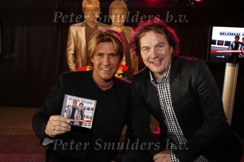 Volendam 28 januari 2011
Presentatie cd Helemaal Hollands in Old Dutch . Carlo en Leo zijn de zangers. Nick en Simon reikten de eerste cd uit.
Peter Smulders bv
