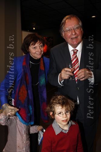 Blijdorp Rotterdam 2 februari 2011
Presentatie van het nieuwe boek van Prinses laurentien en Sieb Posthuma in dierentuin Blijdorp. Prins Constantijn en hun kinderen Eloise Claus Cazimir en Leonore. Huub Oosterhuyis met kleinkinderen ( trijntje) en vriendin
Peter Smulders bv