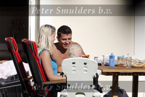 Saint Sulpices les feuilles 16 juli 2009
Jan Smit en zijn nieuwe vriendin Liza Plat  met haar dochtertje Fem op vakantie. Ze slapen in het huis van 3j\'s zanger Jan dulles
Peter Smulders bv