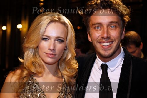 Scheveningen 17 januari 2011
Premiere Sonny Boy in het circustheater. Jennifer Hoffman met vriend
Peter Smulders bv