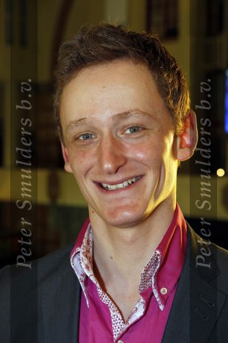 Amsterdam 25 januari 2011
Cast Legalyy Blonde opent amsterdamse effectenbeurs. Aanwezig Pearl Jozefzoon, Albert Verlinde Laura Vlasblom Kim Lian v d Meij Joey Schalker Roy v Iersel en medewerkers van de beurs.
Peter Smulders bv