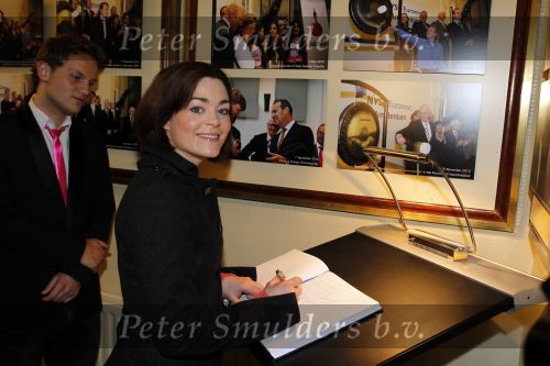 Amsterdam 25 januari 2011
Cast Legalyy Blonde opent amsterdamse effectenbeurs. Aanwezig Pearl Jozefzoon, Albert Verlinde Laura Vlasblom Kim Lian v d Meij Joey Schalker Roy v Iersel en medewerkers van de beurs.
Peter Smulders bv