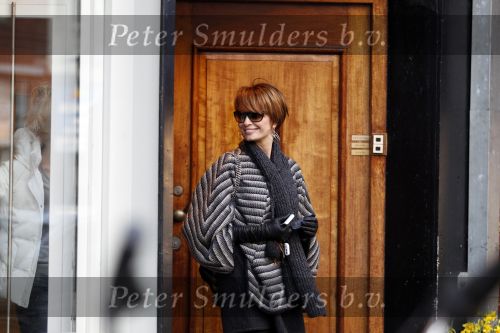 Amsterdam 28 januari 2011
Leontien Borsato aan het winkelen met een vriendin op de cornelis schuytstraat.
Peter Smulders bv