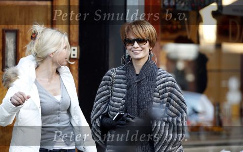 Amsterdam 28 januari 2011
Leontien Borsato aan het winkelen met een vriendin op de cornelis schuytstraat.
Peter Smulders bv