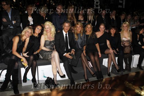 Amsterdam 28 januari 2011
Modeshow Addy v d Krommenacker op de amsterdam fashion week. Marc v Toren van Farouk Systems met oa Kim Kotter Anouk Smulders Irene Avogadri en Monique Sluyter
Peter Smulders bv