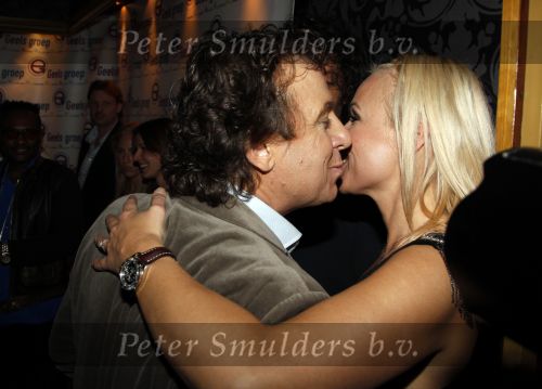 Uitgeest 17 januari 2011
Nieuwjaarsreceptie Henk Geels in Bobs saloon. Marco en Leontien Borsato met Denise Boekhof en haar vriend
Peter Smulders bv