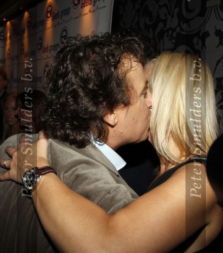 Uitgeest 17 januari 2011
Nieuwjaarsreceptie Henk Geels in Bobs saloon. Marco en Leontien Borsato met Denise Boekhof en haar vriend
Peter Smulders bv