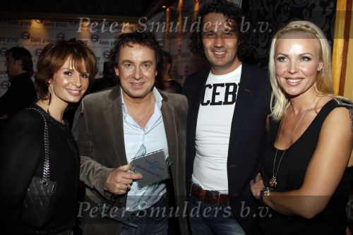 Uitgeest 17 januari 2011
Nieuwjaarsreceptie Henk Geels in Bobs saloon. Marco en Leontien Borsato met Denise Boekhof en haar vriend
Peter Smulders bv