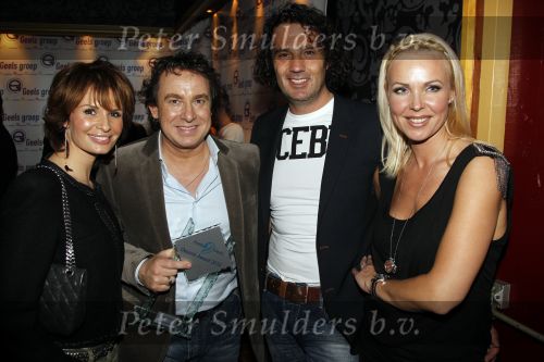 Uitgeest 17 januari 2011
Nieuwjaarsreceptie Henk Geels in Bobs saloon. Marco en Leontien Borsato met Denise Boekhof en haar vriend
Peter Smulders bv