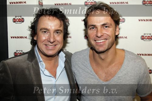 Uitgeest 17 januari 2011
Nieuwjaarsreceptie Henk Geels in Bobs saloon. John Ewbank met Marco Borsato
Peter Smulders bv
