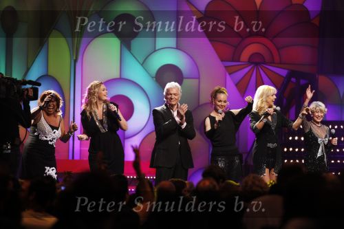 Hilversum 30 januari 2011
Nationale songfestival met de 3J\'s in studio 21. Esther Hart Sieneke Ben Cramer Marlayne Sahupalu Marga Bult en Anneke Gronloh
Peter Smulders bv