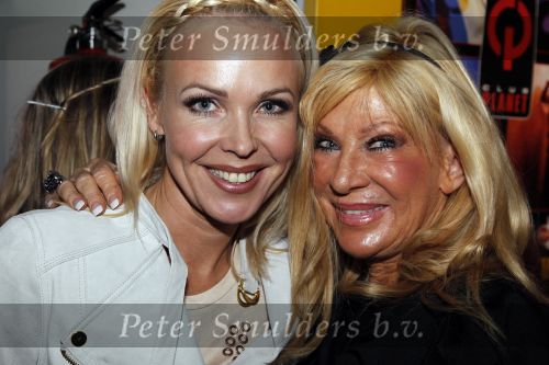 Uitgeest 17 januari 2011
Nieuwjaarsreceptie Henk Geels in Bobs saloon. Denise Boekhof en Mary Borsato
Peter Smulders bv