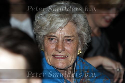 Blijdorp Rotterdam 2 februari 2011
Presentatie van het nieuwe boek van Prinses laurentien en Sieb Posthuma in dierentuin Blijdorp. Prins Constantijn en hun kinderen Eloise Claus Cazimir en Leonore. Mevr Brinkhorst
Peter Smulders bv