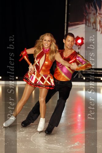Utrecht 26 januari 2011
Perspresentatie Sterren dansen op het ijs van SBS6 gepresenteerd door Gerard Joling en Nance Coolen. Monique Smit met Joel Geleynse
Peter Smulders bv