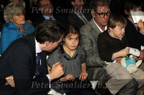 Blijdorp Rotterdam 2 februari 2011
Presentatie van het nieuwe boek van Prinses laurentien en Sieb Posthuma in dierentuin Blijdorp. Prins Constantijn en hun kinderen Eloise Claus Cazimir en Leonore.
Peter Smulders bv