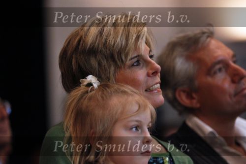 Blijdorp Rotterdam 2 februari 2011
Presentatie van het nieuwe boek van Prinses laurentien en Sieb Posthuma in dierentuin Blijdorp. Prins Constantijn en hun kinderen Eloise Claus Cazimir en Leonore.
Peter Smulders bv