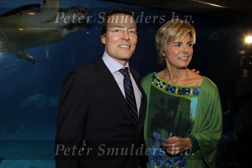 Blijdorp Rotterdam 2 februari 2011
Presentatie van het nieuwe boek van Prinses laurentien en Sieb Posthuma in dierentuin Blijdorp. Prins Constantijn en hun kinderen Eloise Claus Cazimir en Leonore.
Peter Smulders bv