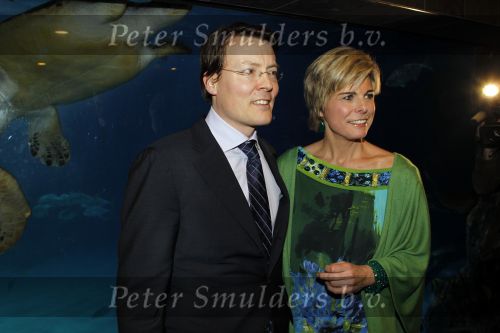 Blijdorp Rotterdam 2 februari 2011
Presentatie van het nieuwe boek van Prinses laurentien en Sieb Posthuma in dierentuin Blijdorp. Prins Constantijn en hun kinderen Eloise Claus Cazimir en Leonore.
Peter Smulders bv