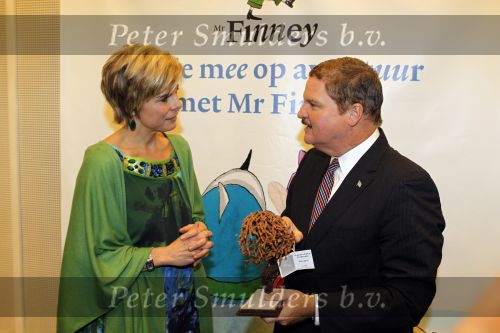 Blijdorp Rotterdam 2 februari 2011
Presentatie van het nieuwe boek van Prinses laurentien en Sieb Posthuma in dierentuin Blijdorp. Prins Constantijn en hun kinderen Eloise Claus Cazimir en Leonore. Laurentien met president Aruba
Peter Smulders bv