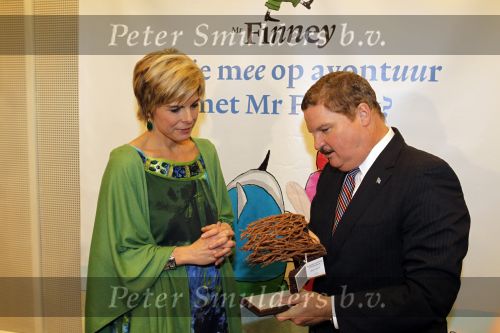 Blijdorp Rotterdam 2 februari 2011
Presentatie van het nieuwe boek van Prinses laurentien en Sieb Posthuma in dierentuin Blijdorp. Prins Constantijn en hun kinderen Eloise Claus Cazimir en Leonore. Laurentien met president Aruba
Peter Smulders bv