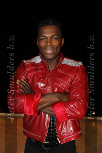 Utrecht 26 januari 2011
Perspresentatie Sterren dansen op het ijs van SBS6 gepresenteerd door Gerard Joling en Nance Coolen. Remy Bonjasky met Kellyn Koeppelinger
Peter Smulders bv