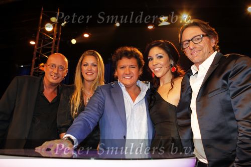 Hilversum 30 januari 2011
Nationale songfestival met de 3J\'s in studio 21. Jury met daarin Annemieke Schollaardt Rene Froger Daniel Dekker Hind en Eric v Tijn
Peter Smulders bv