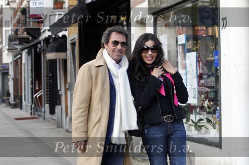 Amsterdam 27 januari 2011
Ronny Rosenbaum met zijn nieuwe vriendin op de cornelis schuytstraat.
Peter Smulders bv