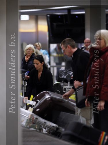 Schiphol 2 februari 2011
Sabine Koning wordt door haar vriend opgehaald op schiphol nadat ze uit Los Angeles naar Amsterdam is gevlogen.
Peter Smulders bv