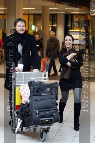 Schiphol 2 februari 2011
Sabine Koning wordt door haar vriend opgehaald op schiphol nadat ze uit Los Angeles naar Amsterdam is gevlogen.
Peter Smulders bv