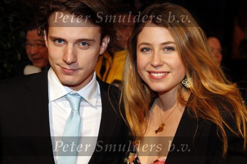 Scheveningen 17 januari 2011
Premiere Sonny Boy in het circustheater. Sanne Vogel met vriend
Peter Smulders bv