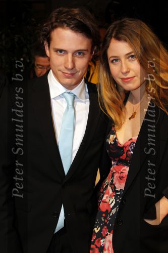 Scheveningen 17 januari 2011
Premiere Sonny Boy in het circustheater. Sanne Vogel met vriend
Peter Smulders bv