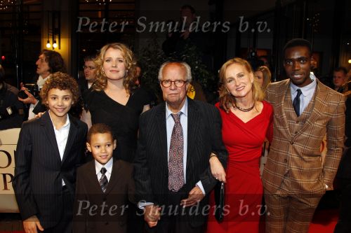 Scheveningen 17 januari 2011
Premiere Sonny Boy in het circustheater. Ricky Koole Sergio Haisselbank Eliah Altena en Daniel v Wijk en Waldy Nods
Peter Smulders bv