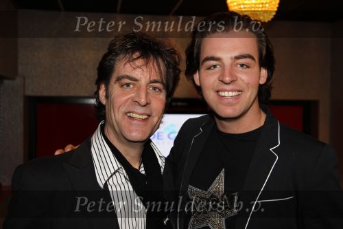 Uitgeest 17 januari 2011
Nieuwjaarsreceptie Henk Geels in Bobs saloon. Willem en Wesley Mulder
Peter Smulders bv