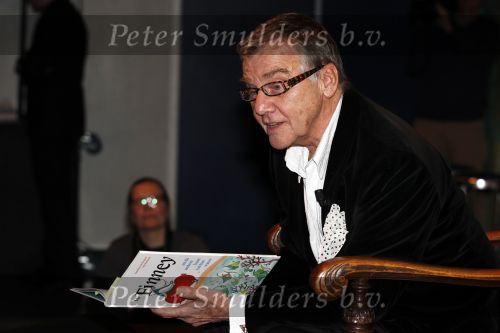Blijdorp Rotterdam 2 februari 2011
Presentatie van het nieuwe boek van Prinses laurentien en Sieb Posthuma in dierentuin Blijdorp. Prins Constantijn en hun kinderen Eloise Claus Cazimir en Leonore. Willem Nijholt met partner
Peter Smulders bv
