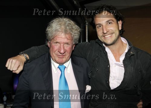 Amsterdam 28 januari 2011
Modeshow van Monique Collignon op de amsterdam fashion week. Willibrord Frequin met Louis en zijn vriendin
Peter Smulders bv