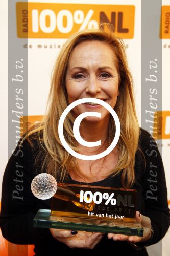 Hilversum 24 januari 2012
Uitreiking 100% NL awards met oa Marco Borsato Angela Groothuizen Nick en Simon en Ben Saunders.
Peter Smulders bv