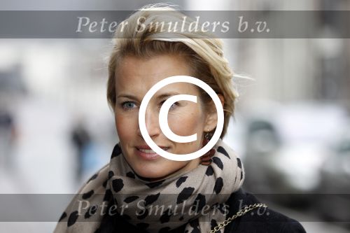 Amsterdam 26 januari 2012
Patty Brard Anouk Smulders en Sjimmy Bruijninckx op straat.
Peter Smulders bv