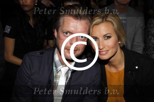 Amsterdam 28 januari 2012
modeshow Custo op de IAFW met oa aanwezig Martijn en Amanda Krabbe met hun dochters. Anouk Smulders met Erik v Mispelaar
Peter Smulders bv