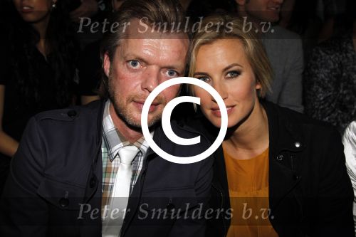 Amsterdam 28 januari 2012
modeshow Custo op de IAFW met oa aanwezig Martijn en Amanda Krabbe met hun dochters. Anouk Smulders met Erik v Mispelaar
Peter Smulders bv